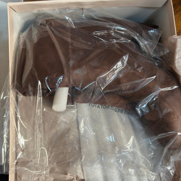 Kipton Knee High Boot CHINESE LAUNDRY. - Picture 5 of 7